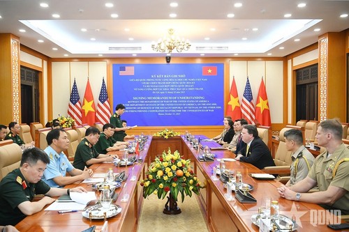 Việt Nam - Hoa Kỳ ký kết hợp tác về tăng cường khắc phục hậu quả chiến tranh - ảnh 1