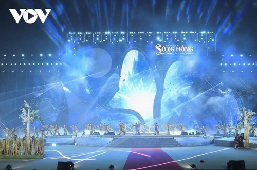 Khai mạc Festival sông Hồng đầu tiên - ảnh 1