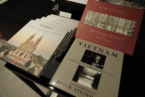 Nhiếp ảnh gia người Mỹ Peter Steinhauer: “Việt Nam luôn là nguồn cảm hứng nghệ thuật bất tận của tôi“ - ảnh 11