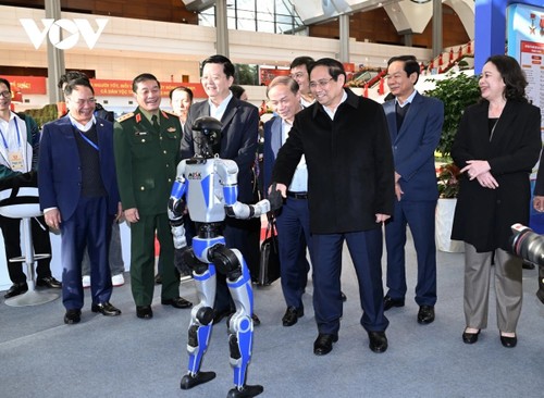 Thủ tướng Phạm Minh Chính kiểm tra công tác chuẩn bị Đại hội Thi đua yêu nước toàn quốc lần thứ XI - ảnh 2