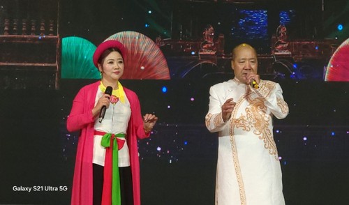 Khi dân ca Việt được cất lên từ những người con xa xứ - ảnh 3