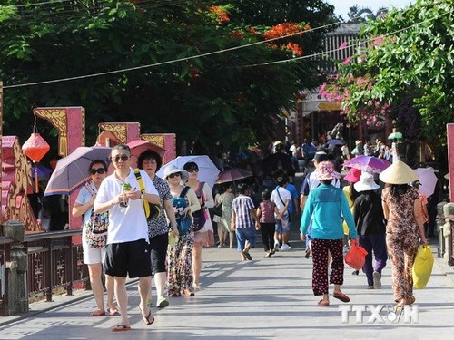 ជនវៀតណាមទៅទេសចរណ៍នៅវៀតណាម។ - ảnh 1