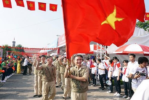 “秋天记忆”再现10月10日首都解放景象 - ảnh 1