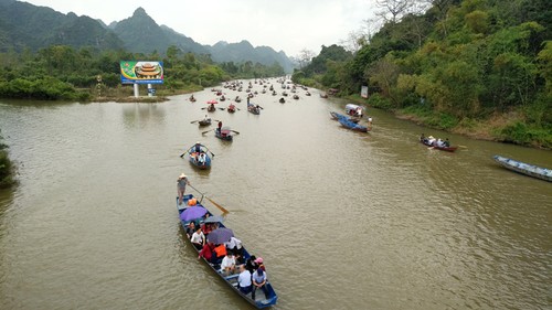 បើកបុណ្យដើមនិទាឃរដូវនៅទូទាំងប្រទេស - ảnh 1