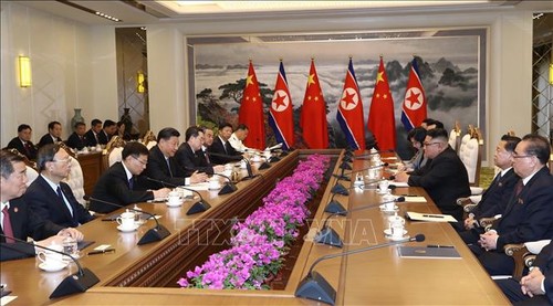 KCNA - ថ្នាក់ដឹកនាំកូរ៉េខាងជើងនិងចិនបានឯកភាពគ្នាពង្រឹងទំនាក់ទំនងទ្វេភាគីដើម្បីសន្តិភាពនិងស្ថិរភាពក្នុងតំបន់ - ảnh 1