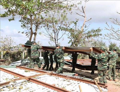 ប្រញាប់ជំនះពុះពារផលវិបាកនៃទឹកភ្លៀងនិងទឹកជំនន់និងតាមដានយ៉ាងដិតដល់កាប្រែប្រួលរបស់ព្យុះ Goni - ảnh 1