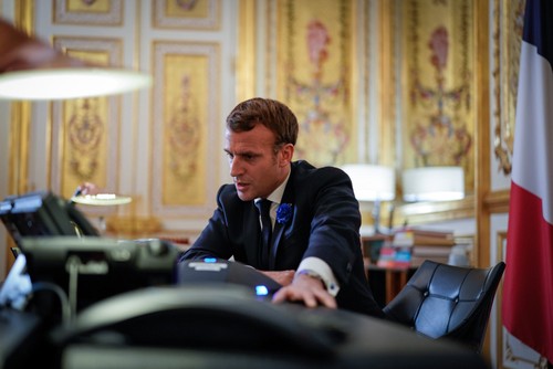 ប្រធានាធិបតីបារាំងលោក Emmanuel Macron ធ្វើកិច្ចសន្ទនាតាមទូរស័ព្ទ ជាមួយប្រធានាធិបតីអាមេរិកថ្មី លោក Joe Biden - ảnh 1