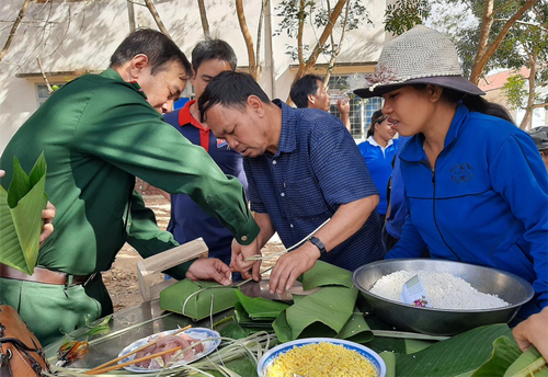 ថែទាំបុណ្យតេតប្រពៃណីសម្រាប់ប្រជាជនក្រីក្រនិងតំបន់ជួបការលំបាក - ảnh 2