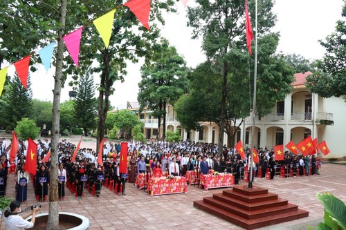 ពិធីបើកបវេសនកាលឆ្នាំសិក្សាថ្មី ២០២២-២០២៣ បានប្រព្រឹត្តទៅនៅទូទាំងប្រទេស - ảnh 2