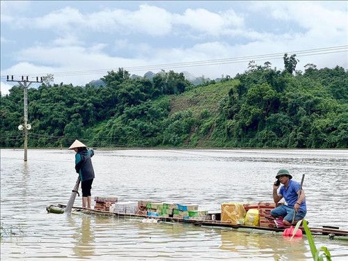 ស្វីសឧបត្ថម្ភវៀតណាមជំនះពុះពារលើផលវិបាកបណ្តាលពីព្យុះទីហ្វុង Yagi - ảnh 1