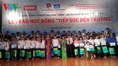 Tân sinh viên học giỏi, vượt khó 6 tỉnh Tây Bắc được nhận học bổng Tiếp sức đến trường - ảnh 1