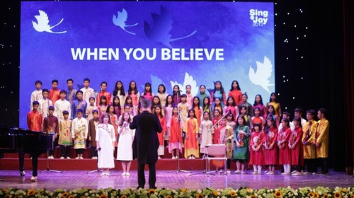 Đêm nhạc “Vui ca - Sing For Joy 2017” đầy màu sắc - ảnh 1