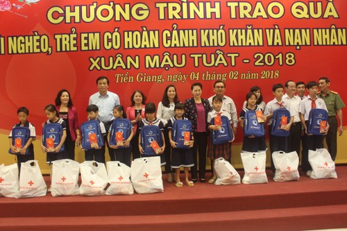  Chủ tịch Quốc hội Nguyễn Thị Kim Ngân thăm, tặng quà và chúc Tết tại tỉnh Tiền Giang  - ảnh 2