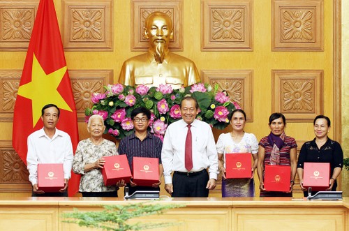 Phát huy vai trò của người có uy tín trong đồng bào dân tộc thiểu số - ảnh 1