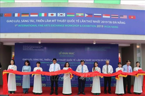 Khai mạc “Giao lưu, sáng tác, triển lãm Mỹ thuật Quốc tế lần thứ nhất năm 2019” - ảnh 1