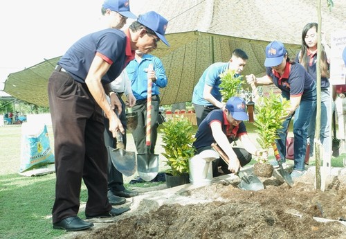 Phát huy tình đoàn kết giữa thanh niên hai nước Việt Nam - Campuchia - ảnh 2