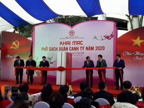 Hà Nội khai mạc Phố sách Xuân Canh Tý - ảnh 1