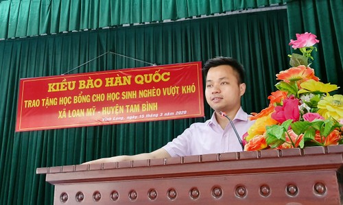 Kiều bào Hàn Quốc tặng học bổng cho học sinh nghèo tại huyện Tam Bình, tỉnh Vĩnh Long - ảnh 2