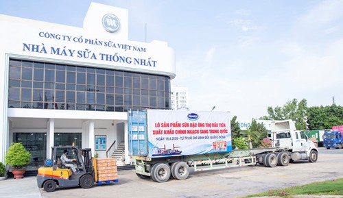 Vinamilk xuất lô sữa đặc đầu tiên sang Trung Quốc - ảnh 1