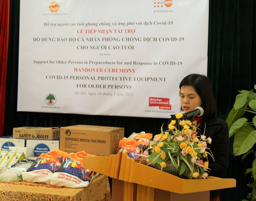 UNFPA tại Việt Nam cung cấp thiết bị bảo hộ cá nhân hỗ trợ người cao tuổi - ảnh 4