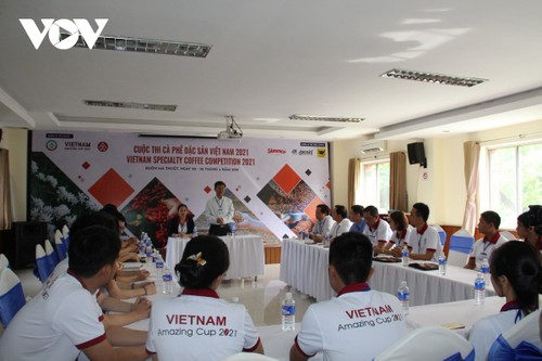 74 mẫu dự thi Cà phê đặc sản Việt Nam 2021 - ảnh 1