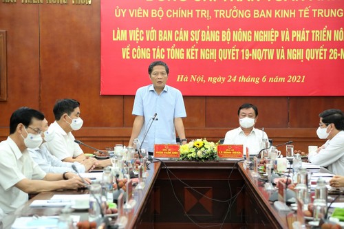 Thúc đẩy nông nghiệp, kinh tế - xã hội nông thôn phát triển nhanh, bền vững - ảnh 1