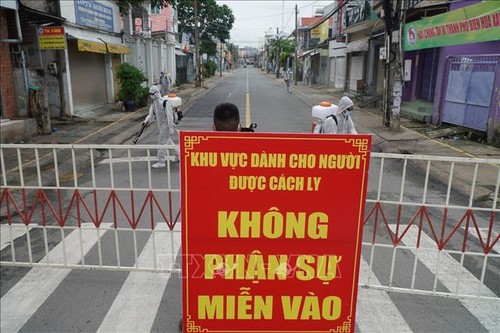 Tập trung xét nghiệm tầm soát, khoanh vùng phong tỏa sớm các ổ dịch - ảnh 1