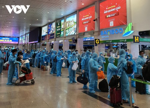 Hàng trăm công nhân lao động làm việc tại thành phố Hồ Chí Minh được về quê - ảnh 1