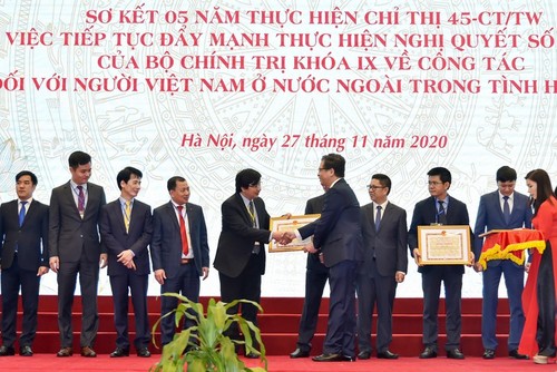 Nhịp cầu phát thanh tin yêu và bền vững với bà con người Việt xa quê - ảnh 7