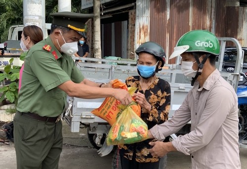 “Những chuyến xe nghĩa tình” hỗ trợ và đồng hành cùng Đồng Nai phòng chống dịch bệnh - ảnh 3