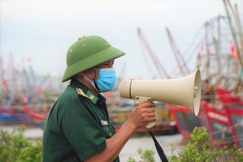 Huy động hàng nghìn cán bộ chiến sỹ tham gia ứng phó bão số 8 - ảnh 1