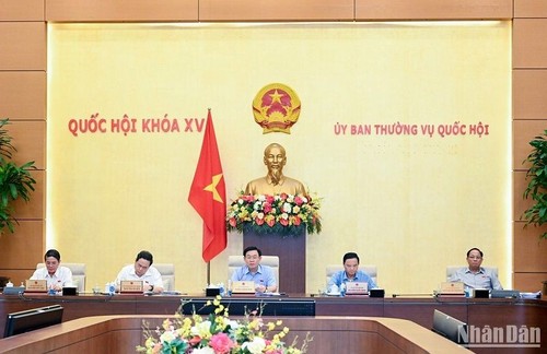 Tiếp tục phiên họp Ủy ban Thường vụ Quốc hội - ảnh 1