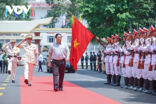 Thủ tướng Phạm Minh Chính thăm các lực lượng vũ trang tỉnh Đắk Lắk - ảnh 1