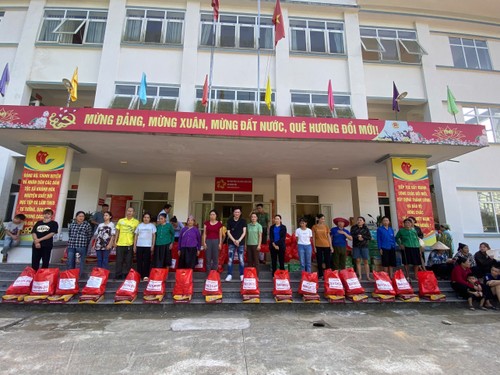 “Nghĩa đồng bào - Tình Việt - Hàn“: Hơn 60 tấn hàng cứu trợ đến Yên Bái, Hưng Yên - ảnh 3