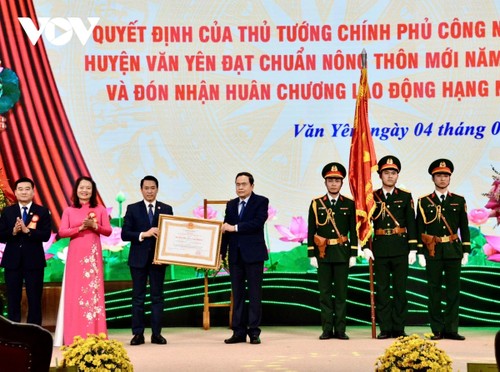 Chủ tịch Quốc hội dự lễ công bố quyết định huyện Văn Yên, tỉnh Yên Bái đạt chuẩn nông thôn mới - ảnh 1