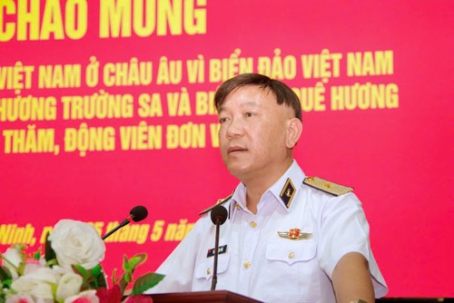 Kiều bào châu Âu trao tặng 100 triệu đồng động viên cán bộ, chiến sĩ Vùng 1 Hải quân - ảnh 3