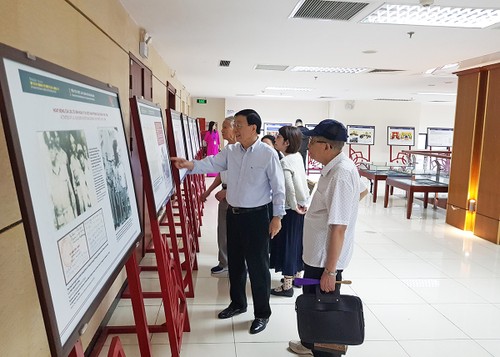 Trưng bày 30 năm quan hệ ngoại giao Việt Nam - Hoa Kỳ, trao trả hồ sơ chứng tích chiến tranh - ảnh 2