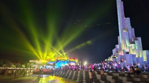 Chương trình nghệ thuật - thời trang “Đắk Lắk - Âm vang ngày mới” - ảnh 1