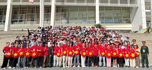 Khối kiều bào diễu hành mừng Quốc khánh: Khẳng định tinh thần đại đoàn kết toàn dân tộc - ảnh 5