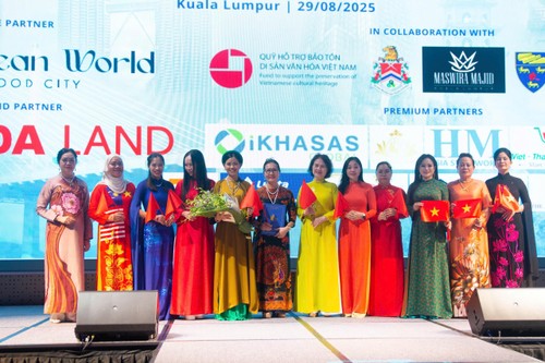 Ra mắt Câu lạc bộ Di sản Áo dài Việt Nam tại Malaysia: Một nhịp cầu văn hóa gắn kết hai dân tộc - ảnh 1