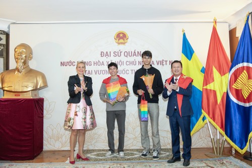 Đại sứ quán Việt Nam tại Thụy Điển tổ chức Lễ kỷ niệm 80 năm Quốc khánh: Thắt chặt hữu nghị, quảng bá văn hóa và ẩm thực - ảnh 5