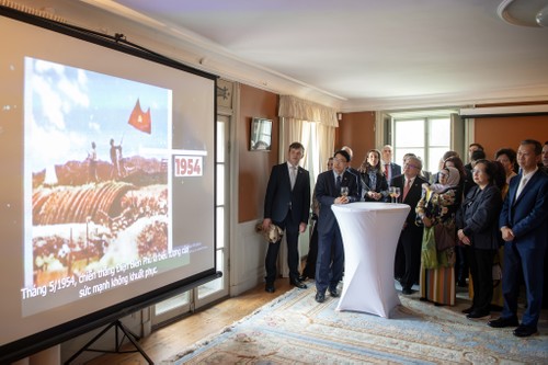 Đại sứ quán Việt Nam tại Thụy Điển tổ chức Lễ kỷ niệm 80 năm Quốc khánh: Thắt chặt hữu nghị, quảng bá văn hóa và ẩm thực - ảnh 1