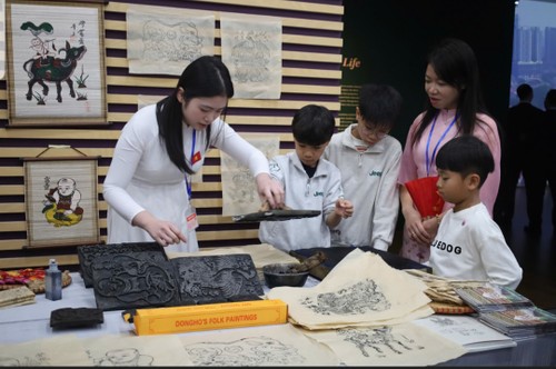 Khai trương không gian trưng bày nghệ thuật sắp đặt “Đồ chơi dân gian Việt: Sự kết nối” tại Hàn Quốc - ảnh 2