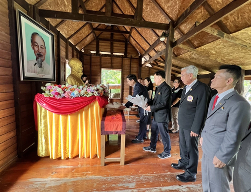 Tôn vinh Chủ tịch Hồ Chí Minh: Niềm tự hào của kiều bào tại Thái Lan - ảnh 2