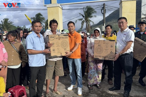 VOV giúp người dân bị ảnh hưởng bởi bão lũ - ảnh 2