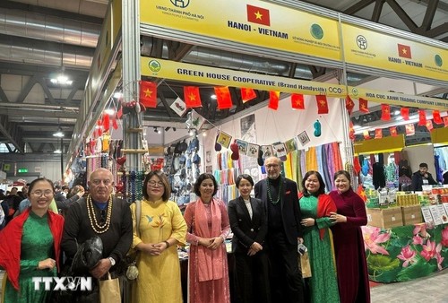 Dấu ấn đặc sắc Việt Nam tại Hội chợ Thủ công mỹ nghệ quốc tế Artigiano Milan 2025 - ảnh 1