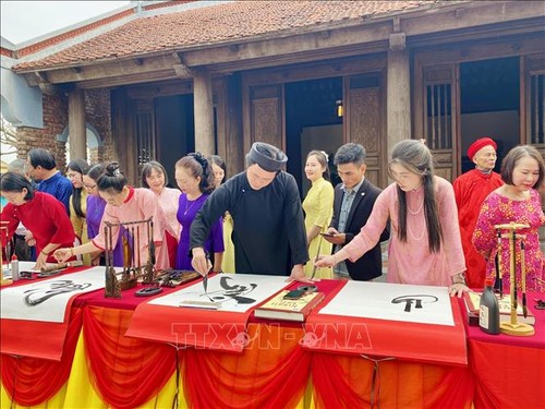 Lan tỏa giá trị Truyện Kiều thông qua nghệ thuật thư pháp - ảnh 1