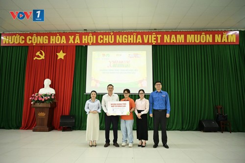 Đưa học liệu AI đến học sinh hải đảo, thu hẹp khoảng cách số trong giáo dục - ảnh 1