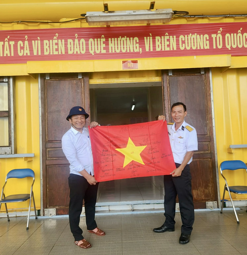 Trường Sa không xa: Hành trình của tình yêu và sức sống giữa trùng khơi - ảnh 2