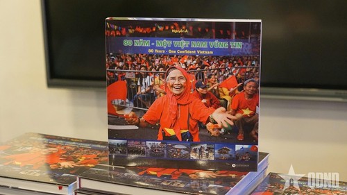 Âm vang 80 năm Việt Nam qua những bức ảnh cuộc đời - ảnh 1